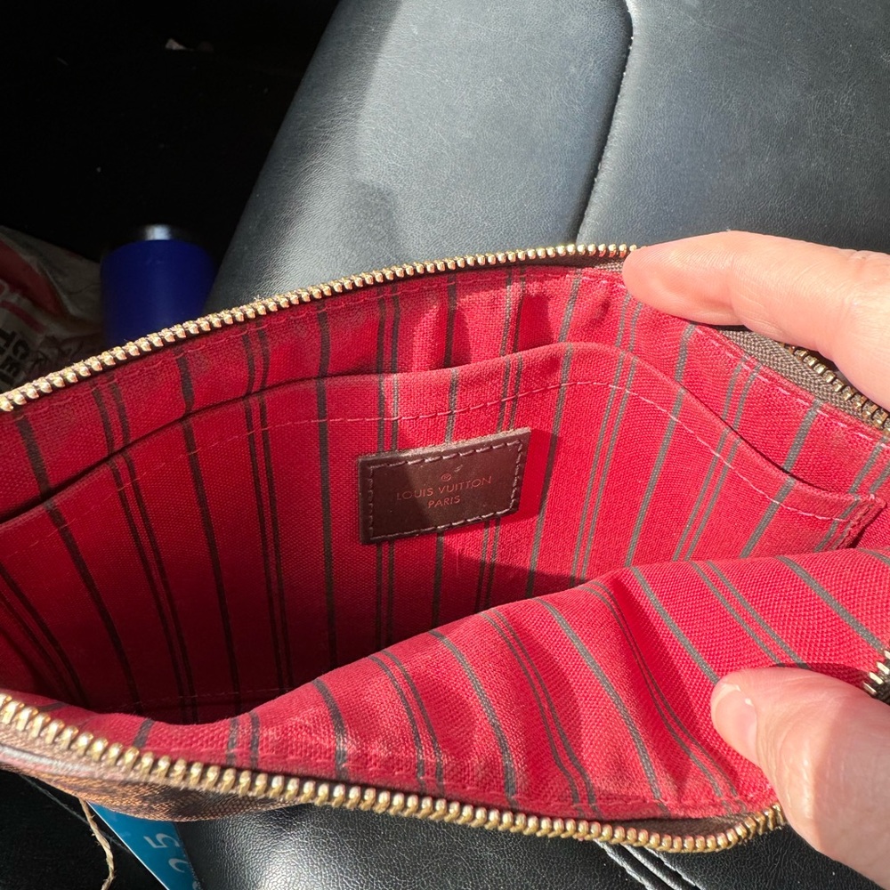 Neverfull Damier Ebene clutch with cherry color inside; Lined - Picture 6 of 7